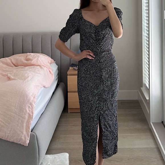 Reformation open edit dress - Picture 2 of 4